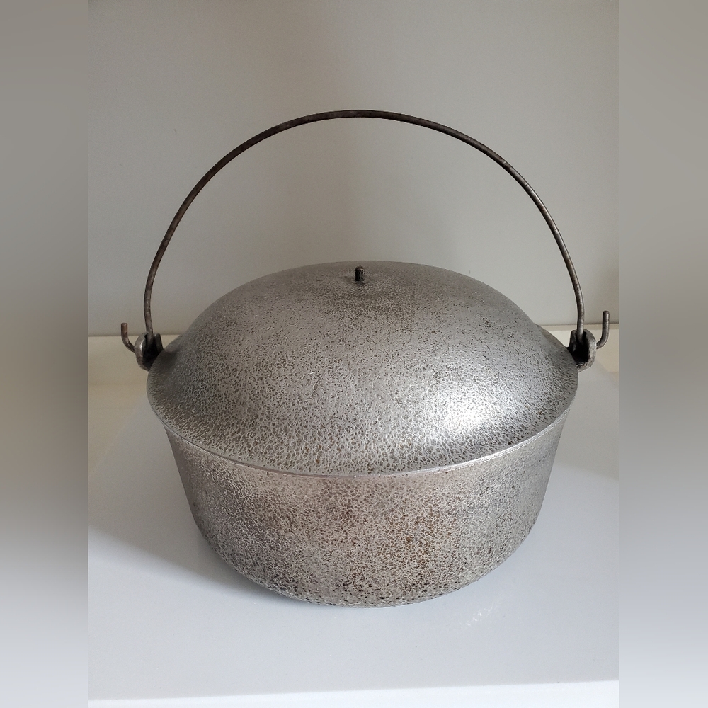 Vintage Club Aluminum 4.5Qt Hammered Dutch Oven Pot With Cover